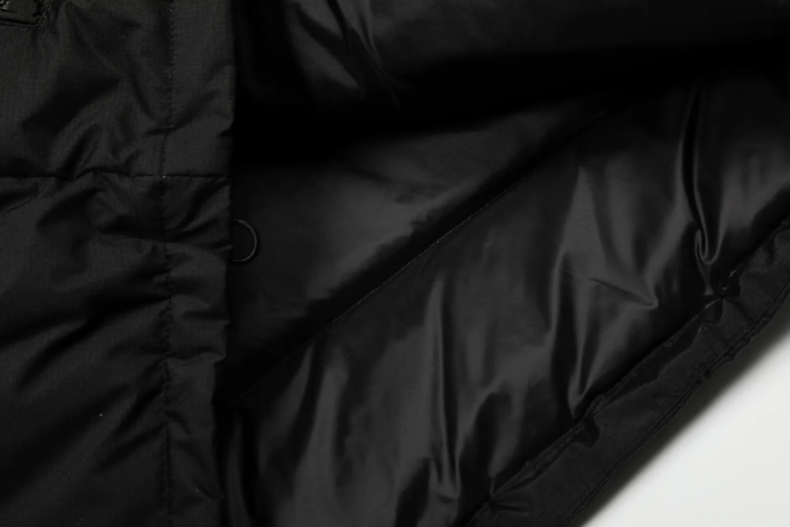 P720 Top quality" Style number: 9003# [Ralph Lauren winter basic classic embroidered men's and women's couple's same style hooded down jacket] ✅Ralph Lauren American retro chest zipper high version top-fill winter down jacket ✅100% high-quality white duck down, high version top-fill capacity ✅Double-layer inner velvet to strictly prevent velvet running ✅Built-in adjustable drawstring, windproof and coldproof, considerate and in place ✅Original version The maximum size can be worn up to 200 pounds. Loose and comfortable, no pressure. ✅Same style for male and female couples. Recommended OOTD outfits in winter~ Size: S-XL Color: Black, milky white, khaki, navy blue, military green